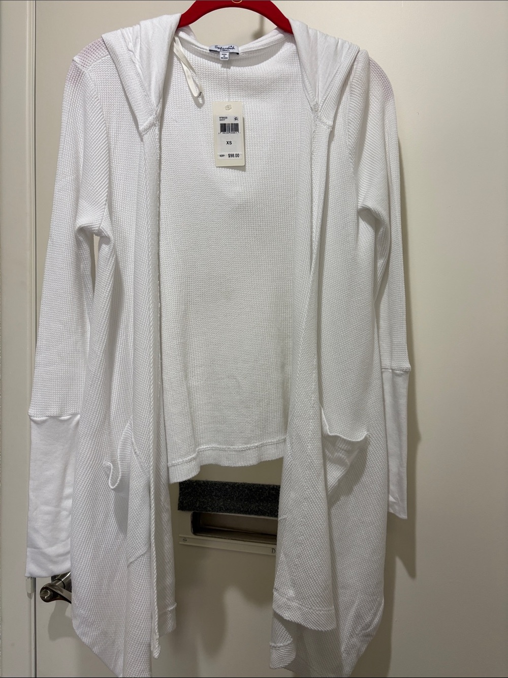 Splendid white hooded lightweight sweatshirt.